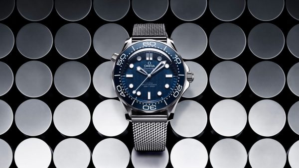 OMEGA 300m diving watch 42mm Master Chronometer James Bond 60th Anniversary Watch - Image 4