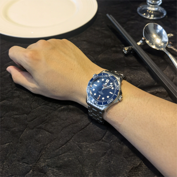 OMEGA DIVER 300M CO‑AXIAL MASTER CHRONOMETER 42 MM-210.30.42.20.03.001 - Image 4